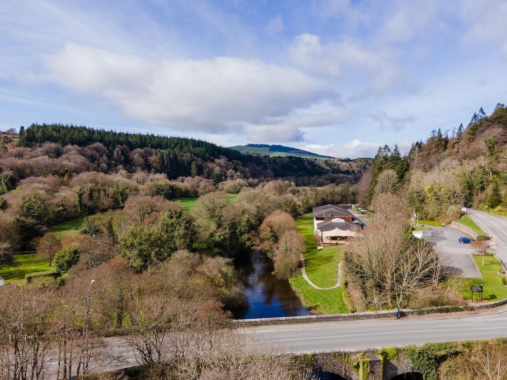 Woodenbridge Hotel Exterior foto